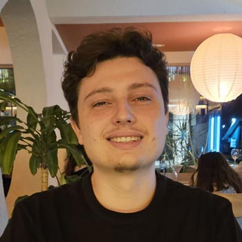 Foto de Lucas Caresia, Co-Founder e Diretor de Tecnologia da empresa Loopert